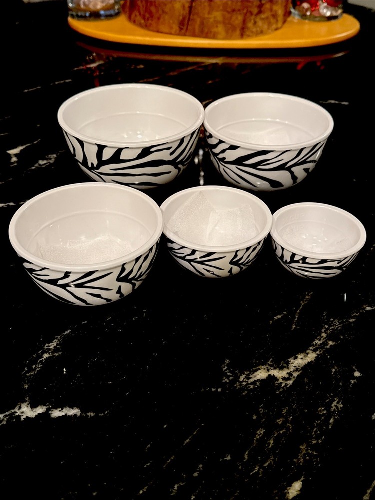 5 Nesting Melamine Bowls Baking Measuring Cups Zebra Print