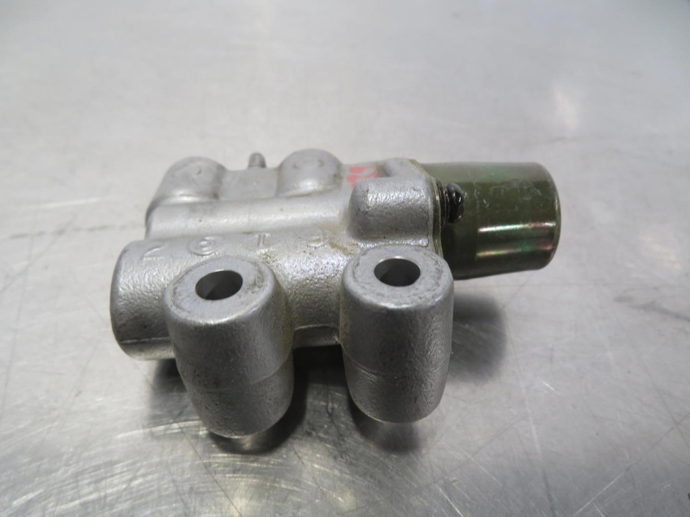EB979 2006 06 HONDA VFR 800 INTERCEPTOR PROPORTIONING VALVE