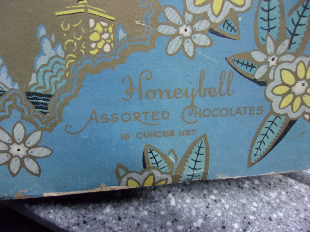 C32 vintage Honeybell assorted chocolates box
