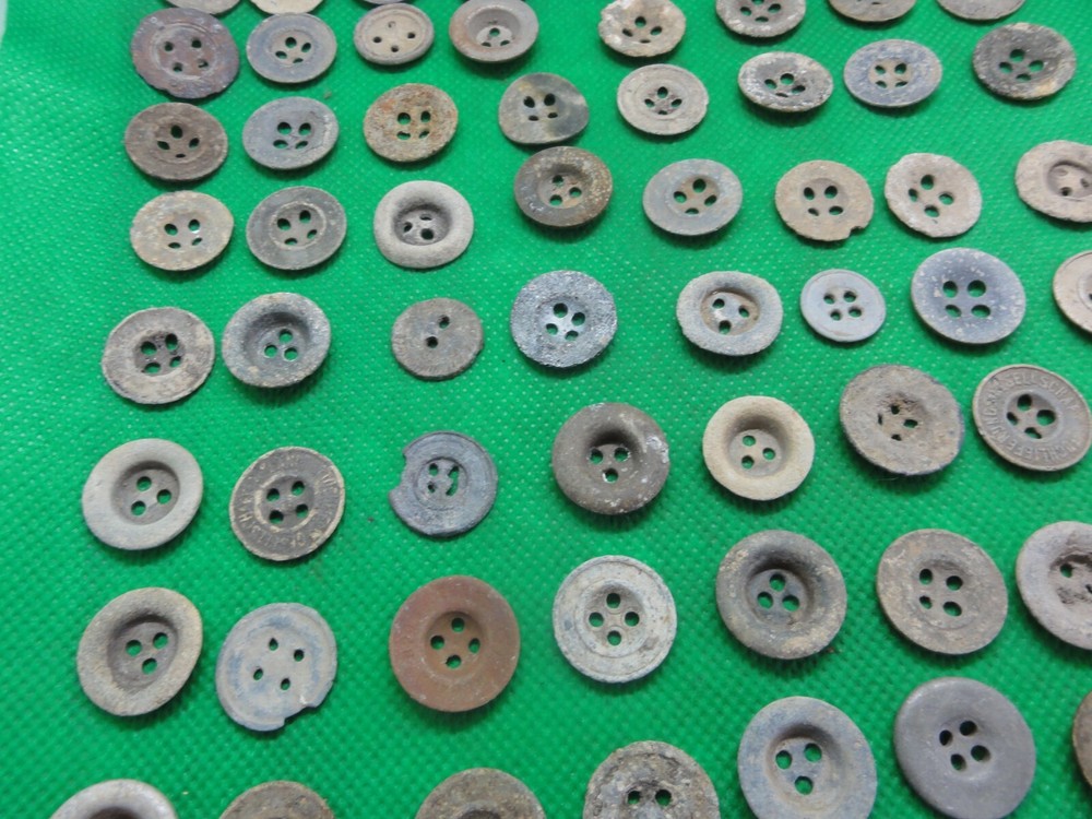 WWII WW2 buttons 90st.
