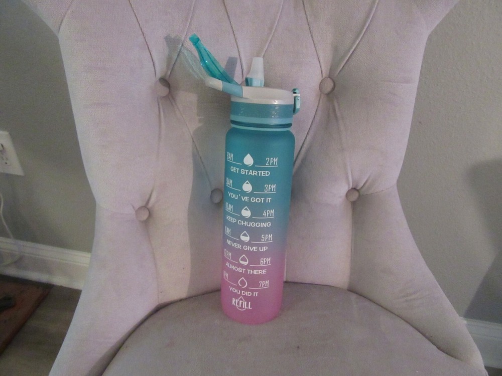Super Clean  Multi-Colored Hydration Bottle 1  Quart  Nice Shape! Water Bottle