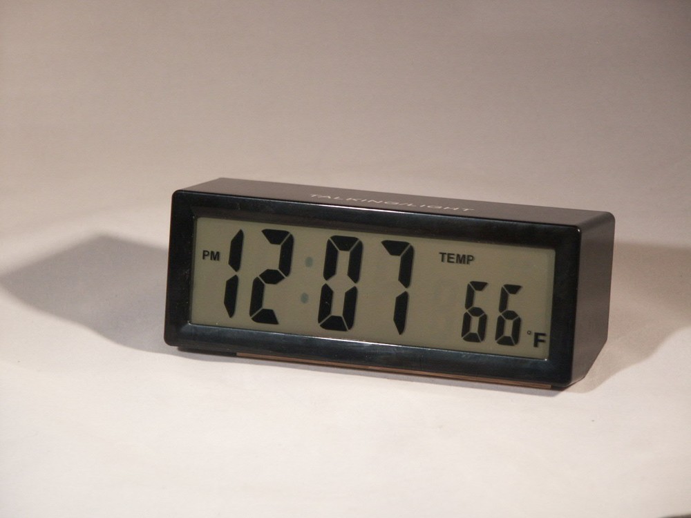 TALKING LCD CLOCK WITH VOLUME CONTROL