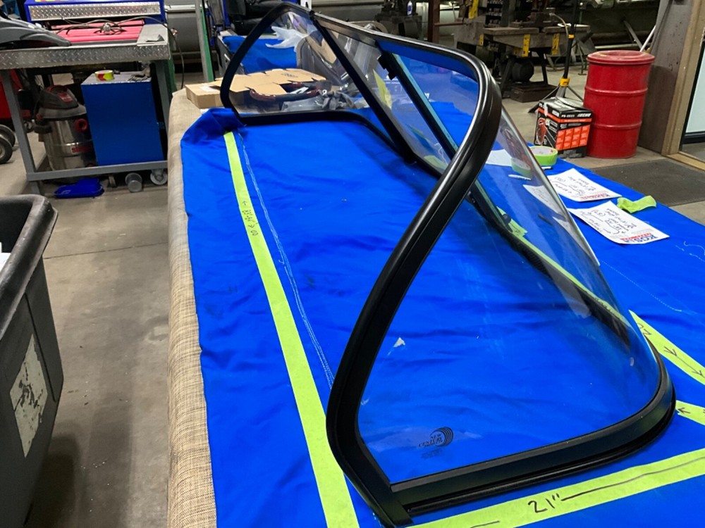 TRACKER/RANGER GLASS WALKTHROUGH BOAT WINSHIELD DEEP VEE MODELS