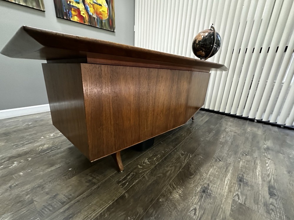 American Mid-Century Modern Monteverdi Young Walnut Angular Desk, Refurbished