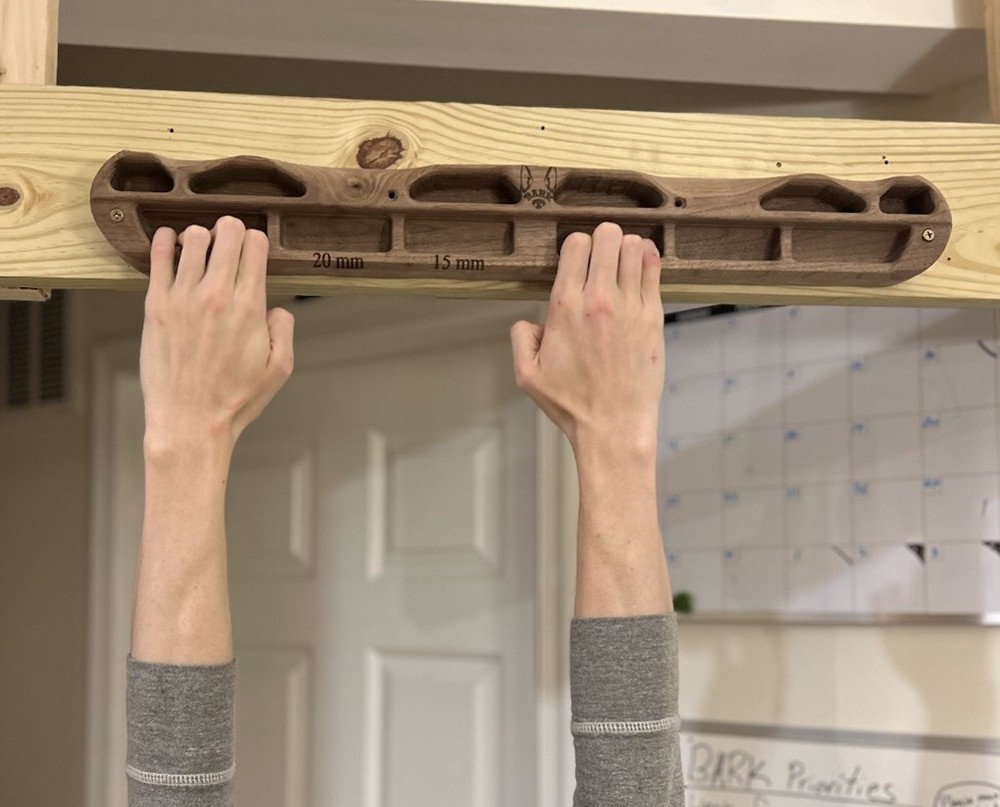BARK Hangboard - Staggered Crimp