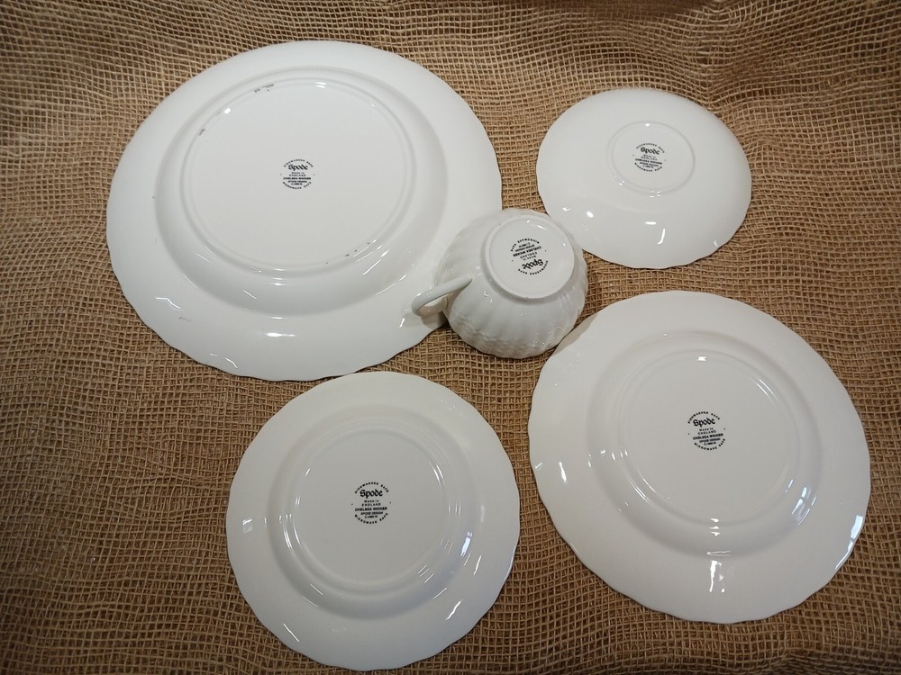Spode CHELSEA WICKER 5-piece place setting; NWT