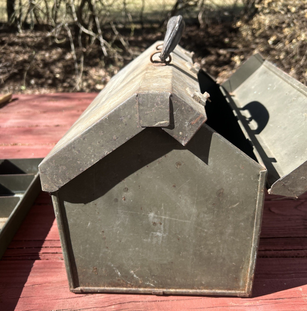 Vintage MILITARY TOOL Box ????