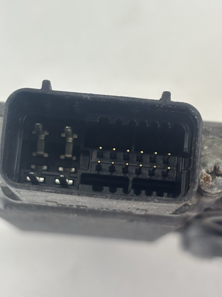 2009 Volvo S40 Transmission Control Module TCM 30735596