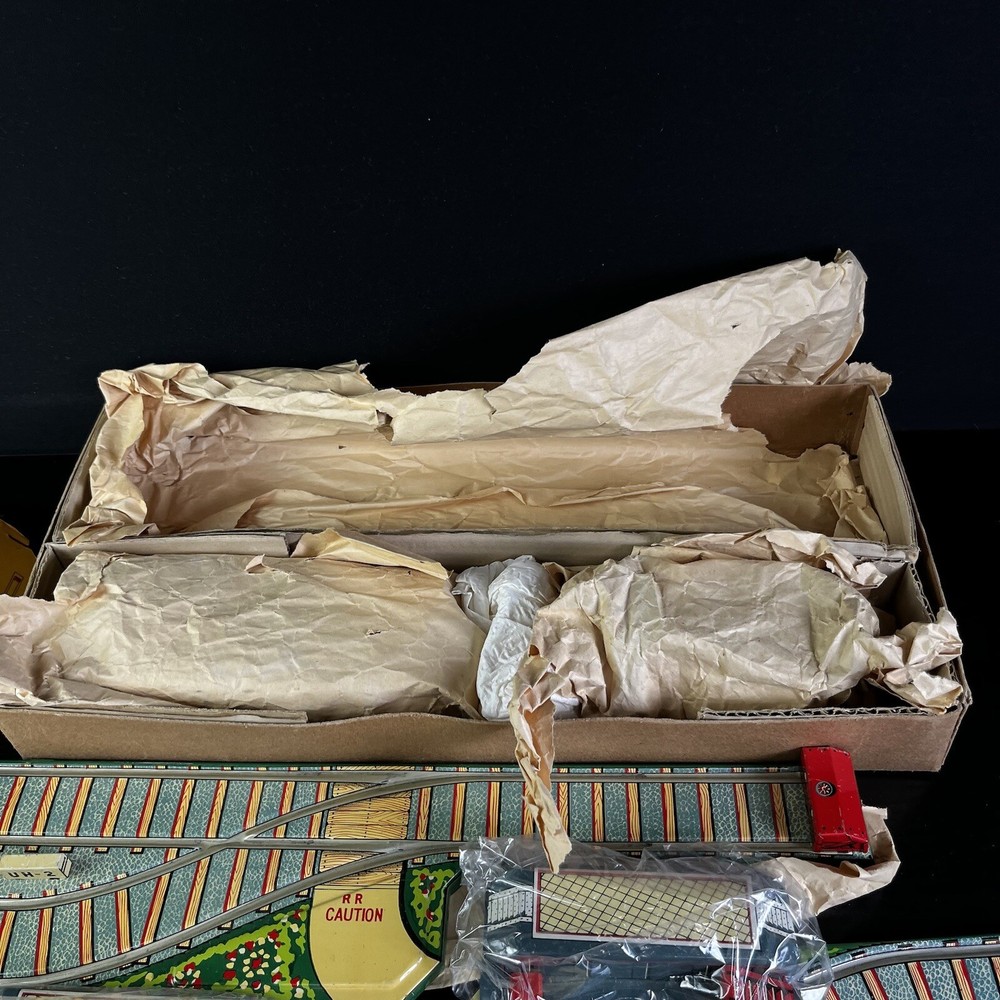 Vintage Atlas Shuttling Train & Freight Yard Set Original Box