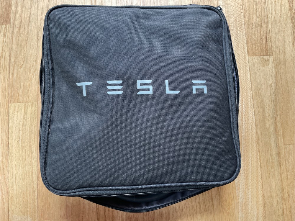 Tesla charger 2017 - 2024 Model 3 Y long range performance standard charge cable
