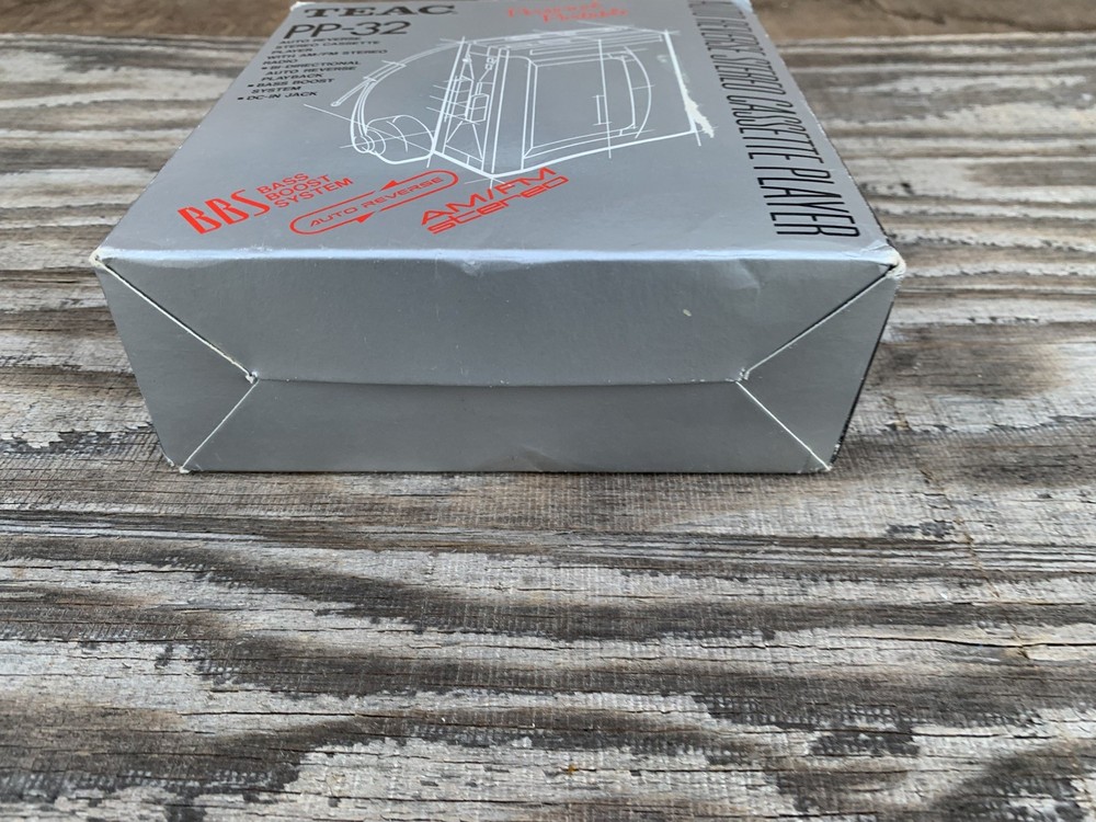 Teac PP-32 Walkman Cassette Player Fully Working