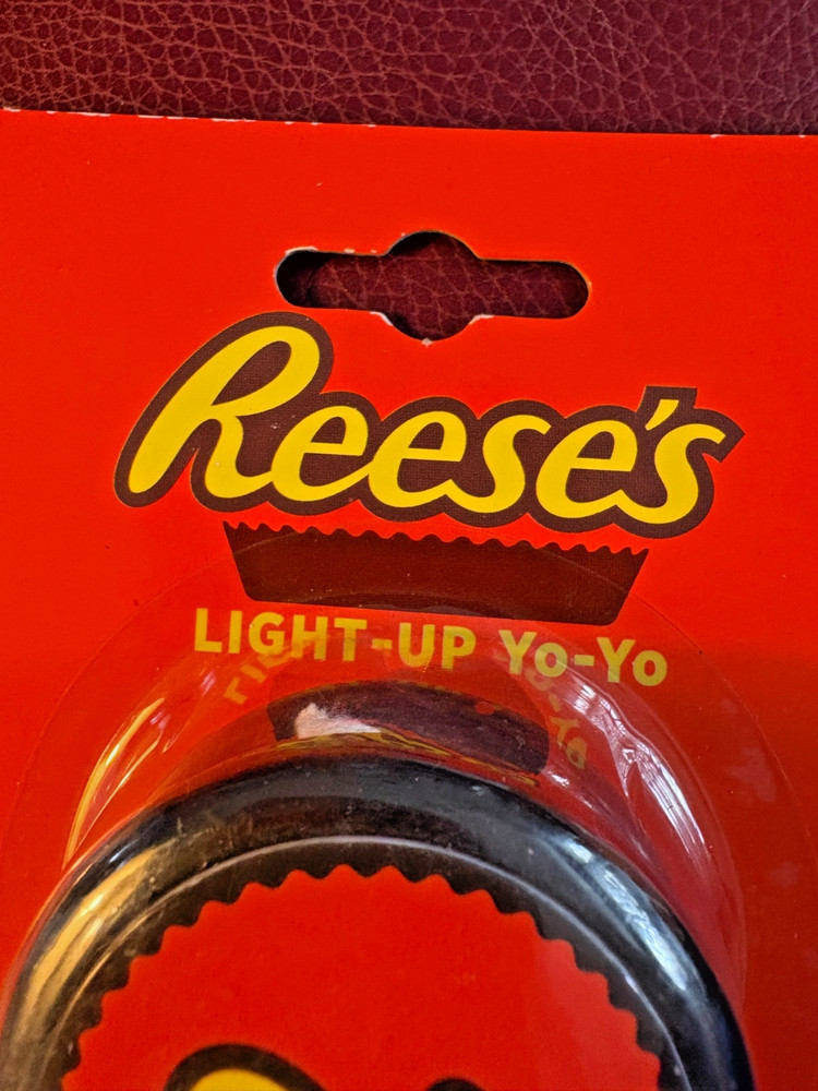 REESE’S YO-YO. New - Unbranded
