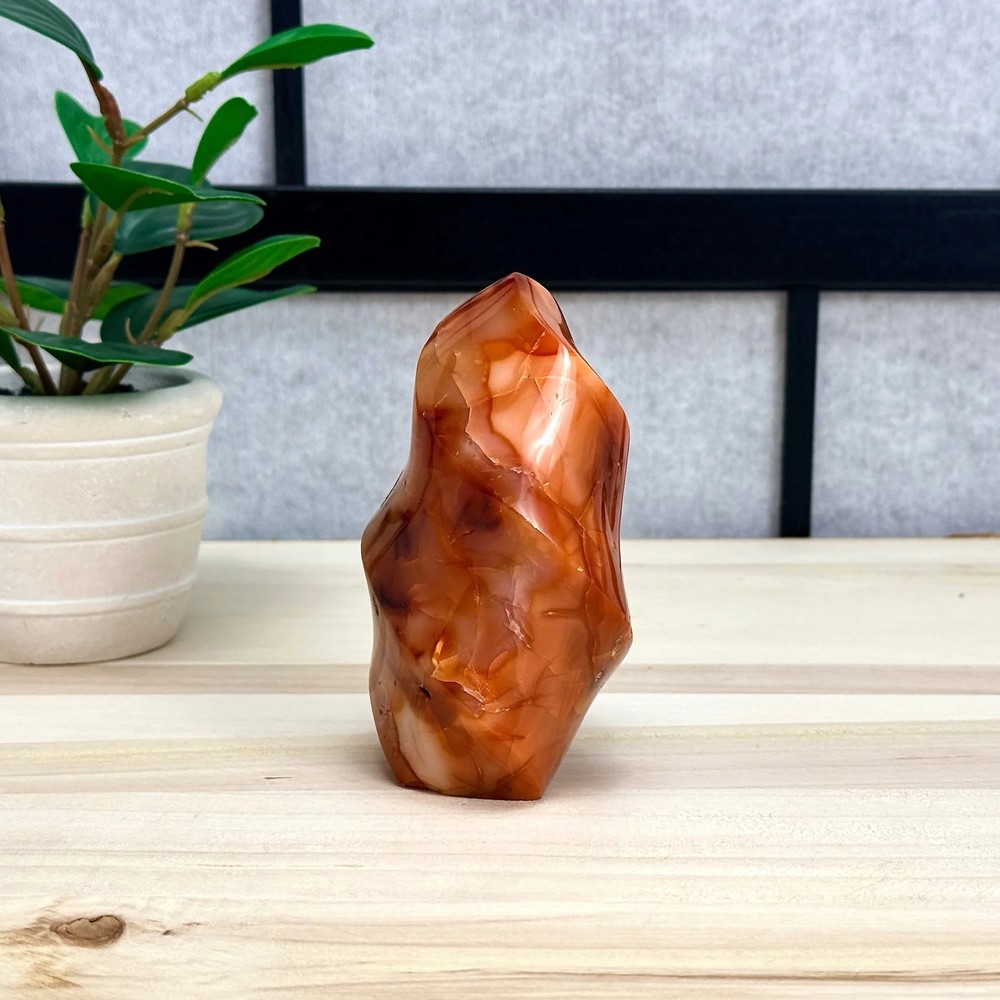 Carnelian Flame, 1 lb. 5.9 oz.