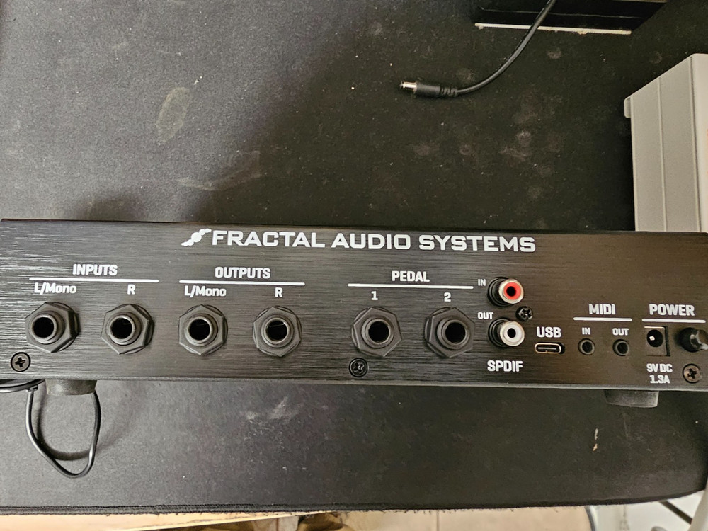 Fractal Audio Systems VP4 Virtual Pedalboard Multi Effects Processor