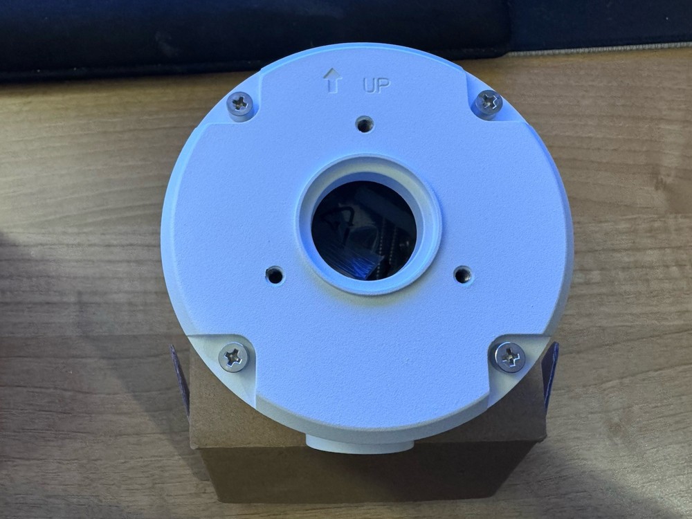 Uniview TR-JB05-B-IN Mount