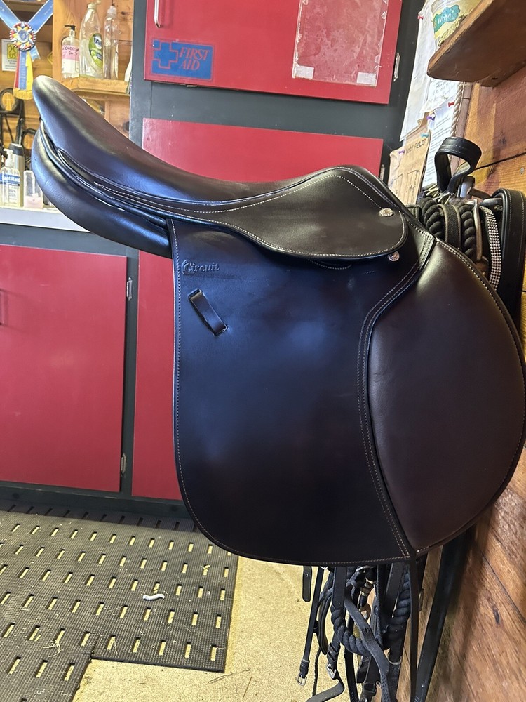 close contact saddle 18