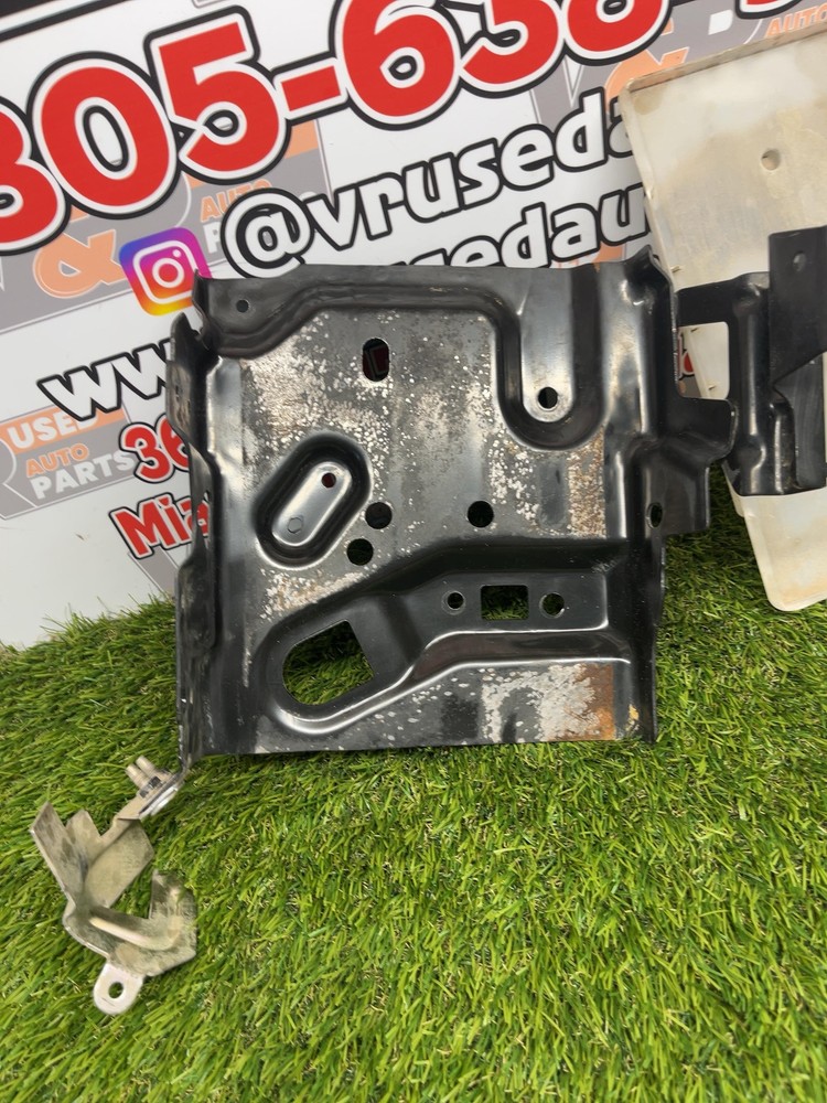 18 ROGUE EXCEPT SPORT Battery Tray
