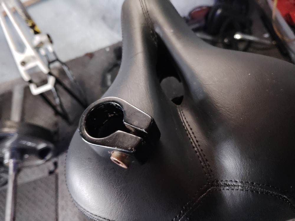 REDLINE SEAT CLAMP 22.2mm