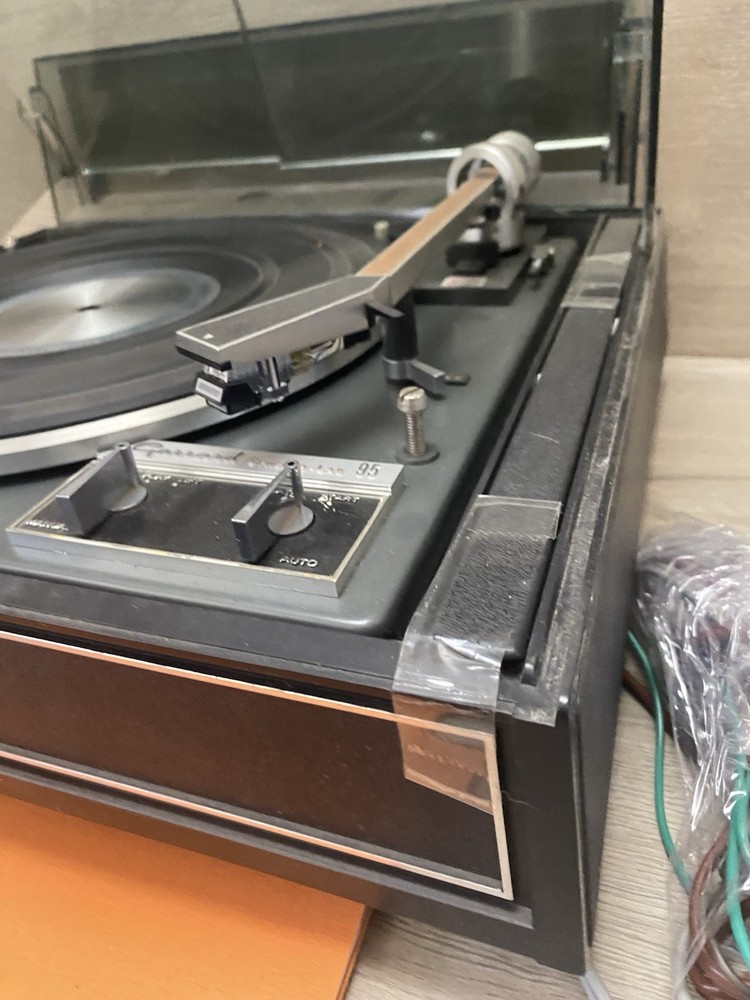 GARRARD SYNCHRO LAB 95 TURNTABLE / RECORD PLAYER