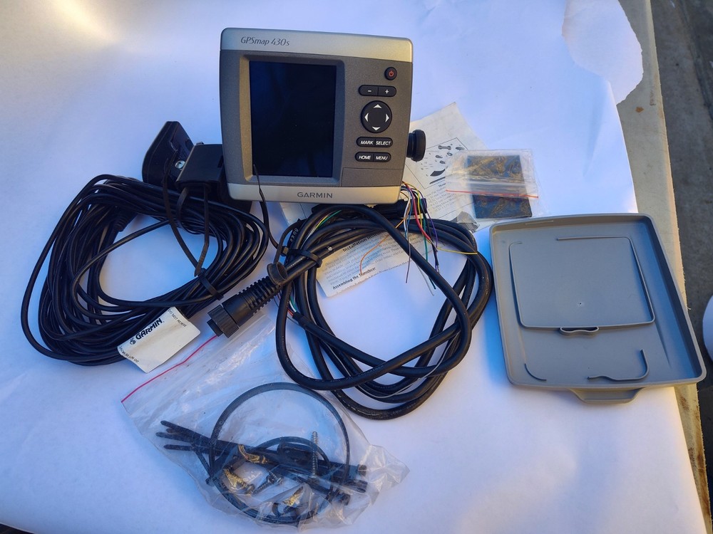Garmin GPSMAP 430s marine GPS chartplotter and fishfinder