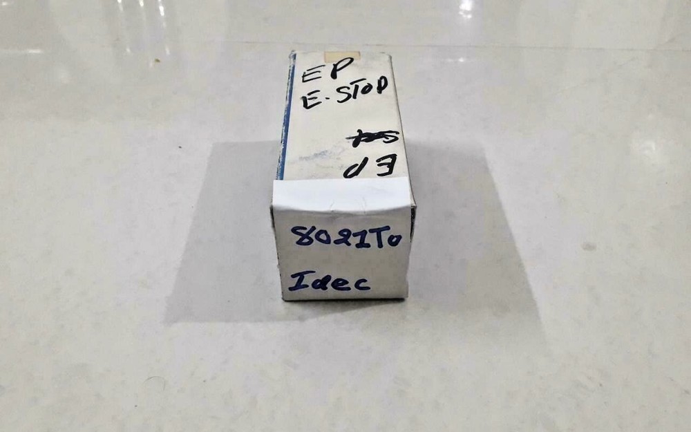 IDEC EPE STOP 8021TO Control Unit push button NEW