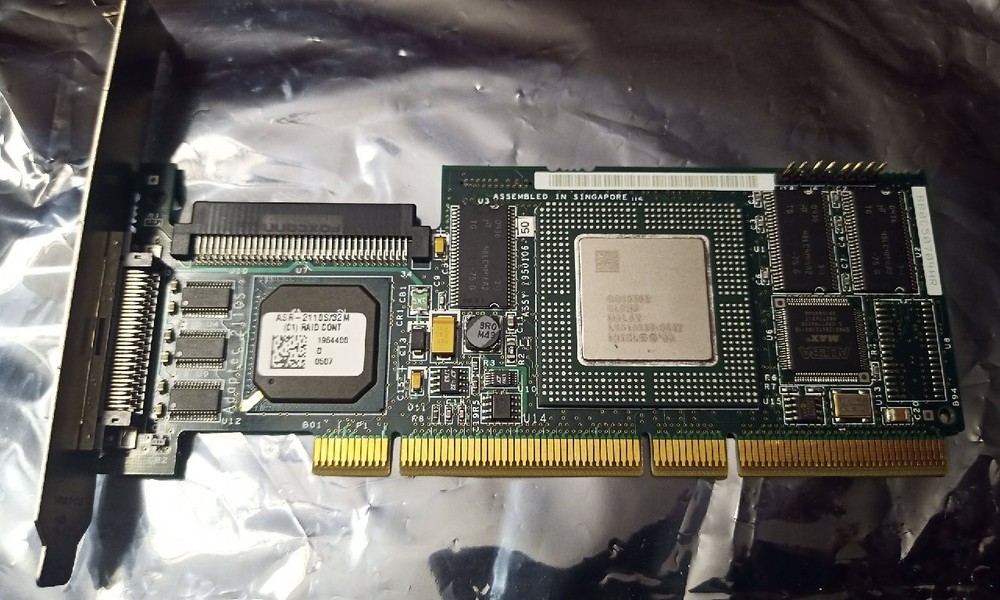 Adaptec ASR-2110S/32MB Cache SCSI RAID Controller PCI-X and PCI compatible