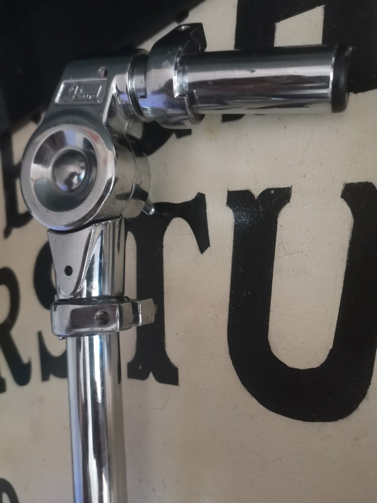 Pearl long stem short throw tom mount/holder