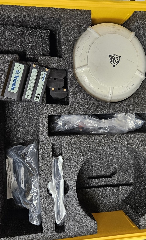 Trimble R8 GNSS GPS Complete System with TSC3 Controller