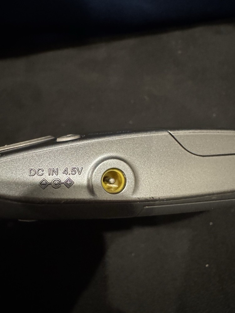 Sony CD Walkman D-F20 (READ DESCRIPTION)