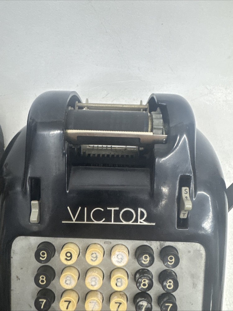 VINTAGE ADDING MACHINE HAND CRANK VICTOR 6 COLUMN