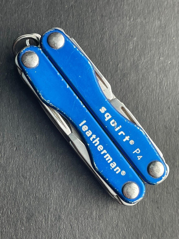 Leatherman SQUIRT P4 Multi-Tool with 7 tools - Various Colors
