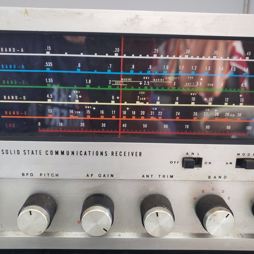 Vintage Realistic DX-160 Solid State Communications Recievers - Tested