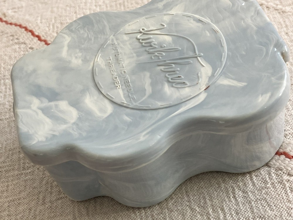 Vintage Kwik Thred Automatic Needle Threader BLUE SWIRL Plastic Box EMPTY