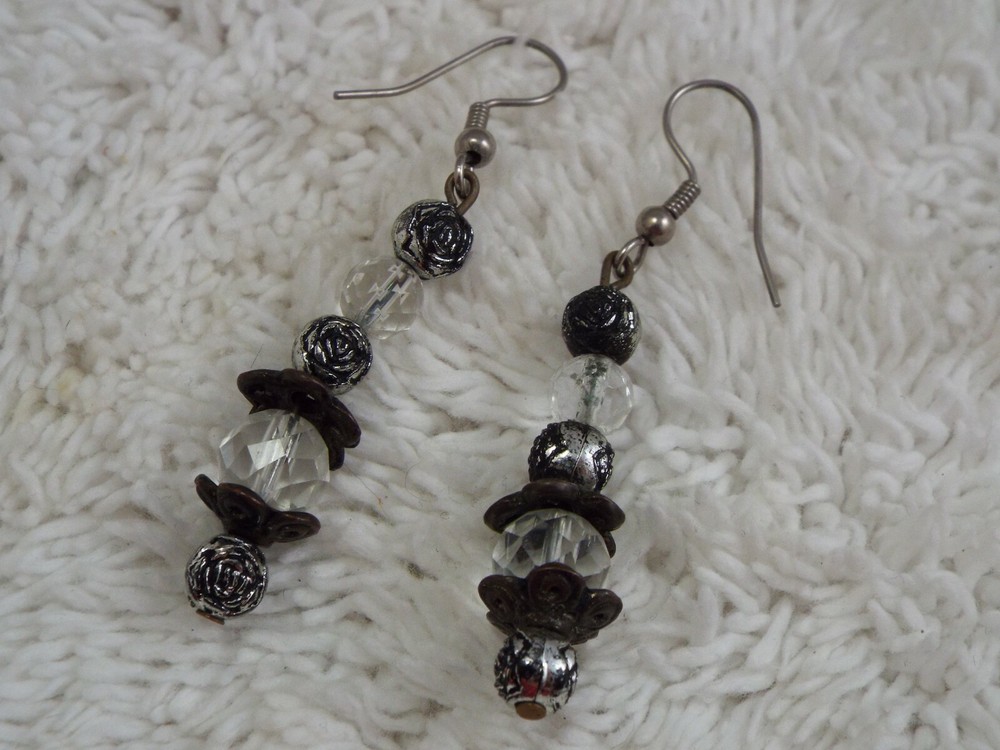 Silvertone Bead Pierced Earrings (A47)