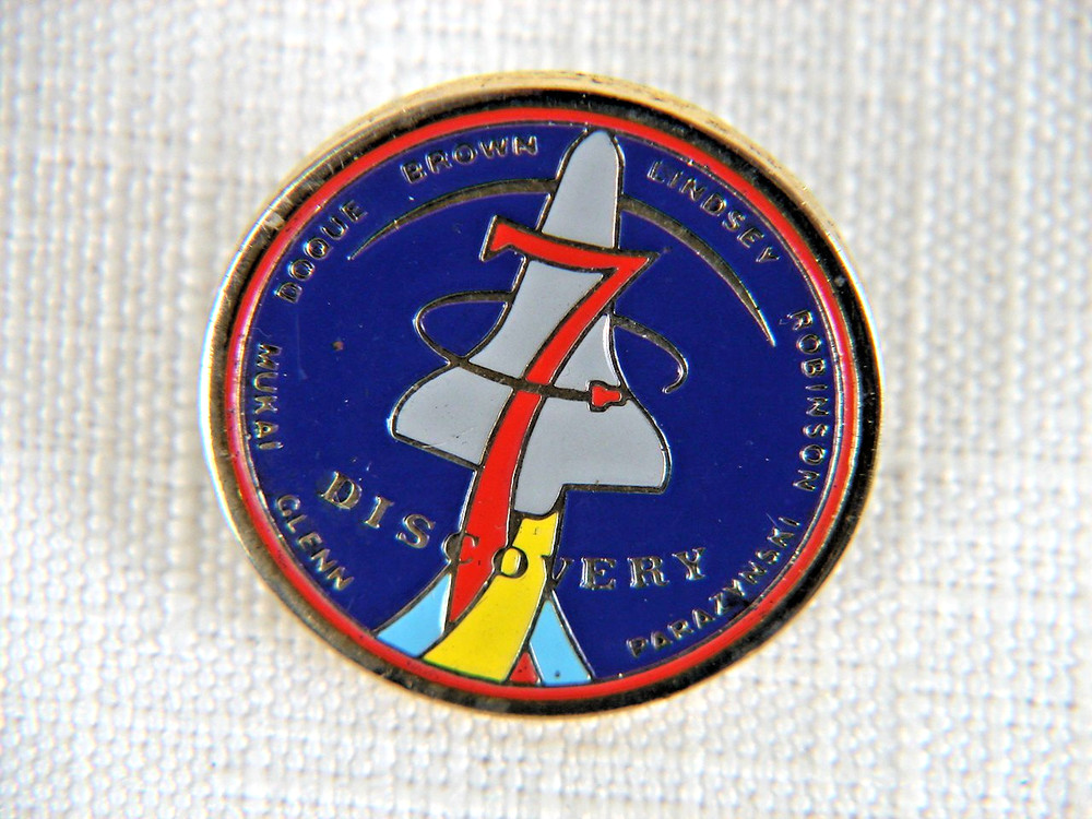 Nasa Discovery Space Shuttle Mission Pin