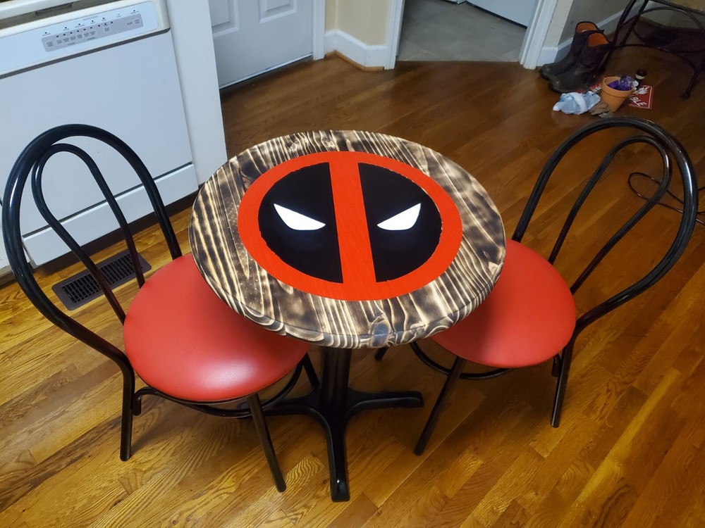 Deadpool Bistro Set