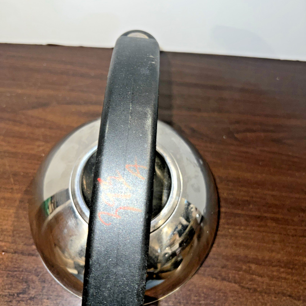 Cooco Whistling Tea Kettle in excellent condition ready to use