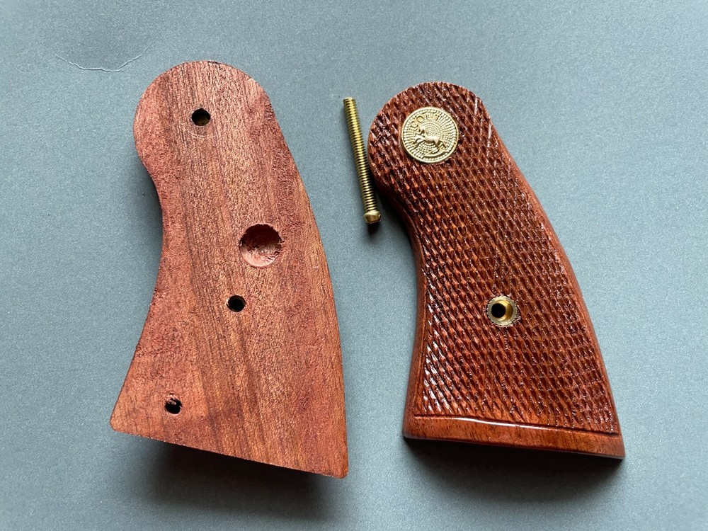 Handmade Classic Panel Grip for COLT PYTHON grips (Made BF 2020) Checker Wood