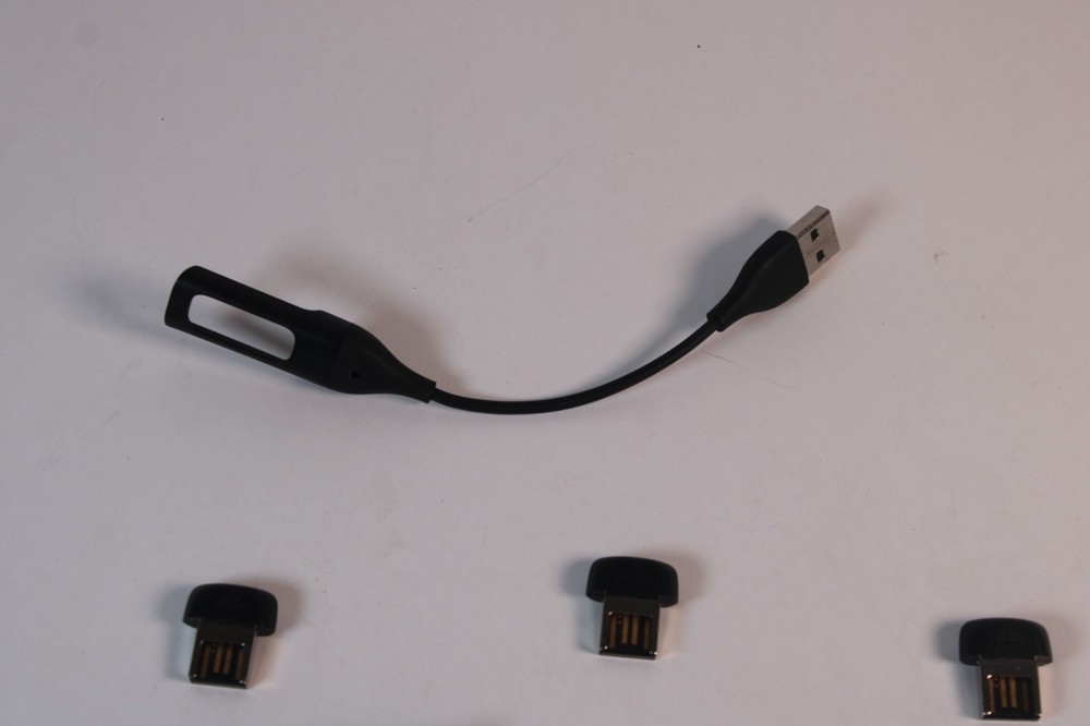 Fitbit Flex Tracker, 3 Wristbands, 1 Charger, 3 Dongles