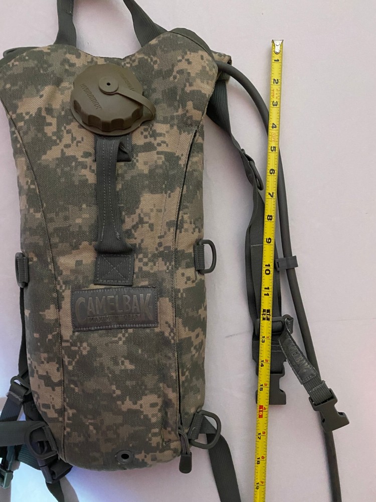 CamelBak Hydration Water Carrier With Bladder Backpack Camo