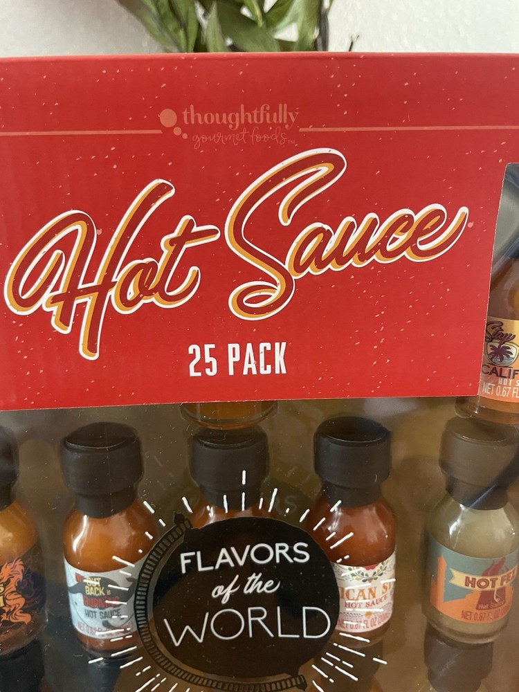 Spicy Hot Sauce 25 Mini Bottles