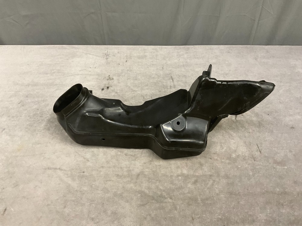SUZUKI GSX-R750 LEFT INTAKE PIPE