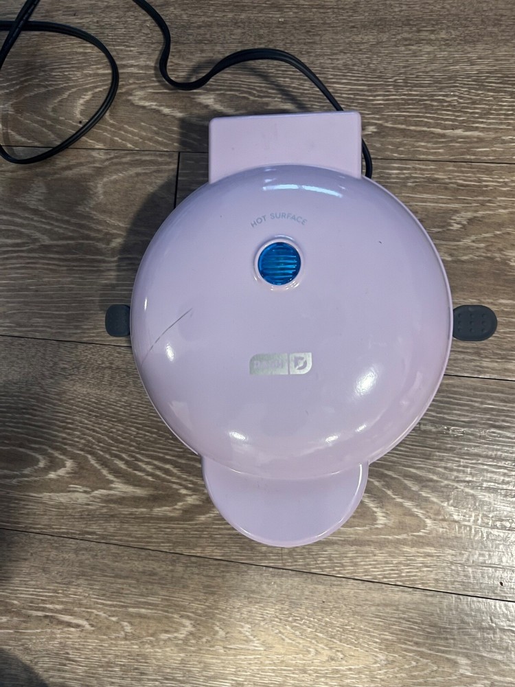 DASH--EXPRESS MINI CUPCAKE MAKER--DCM009GBLA04--NEVER USED