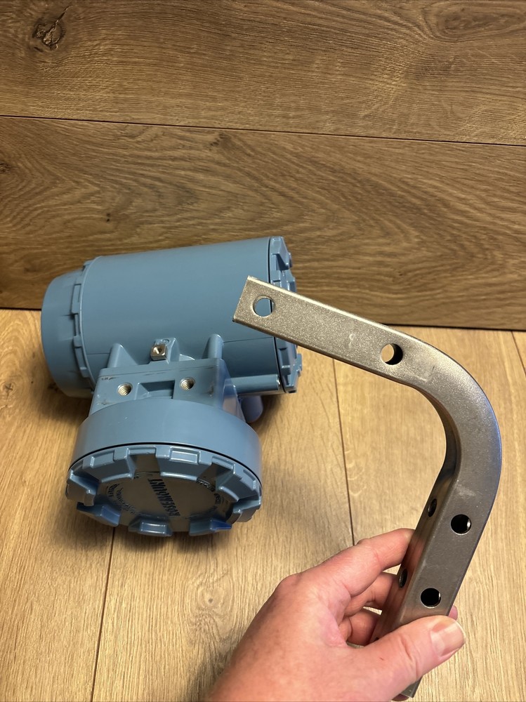 Rosemount 8732EM Flow Transmitter with HART Protocol 8732EMR1A1N5M4