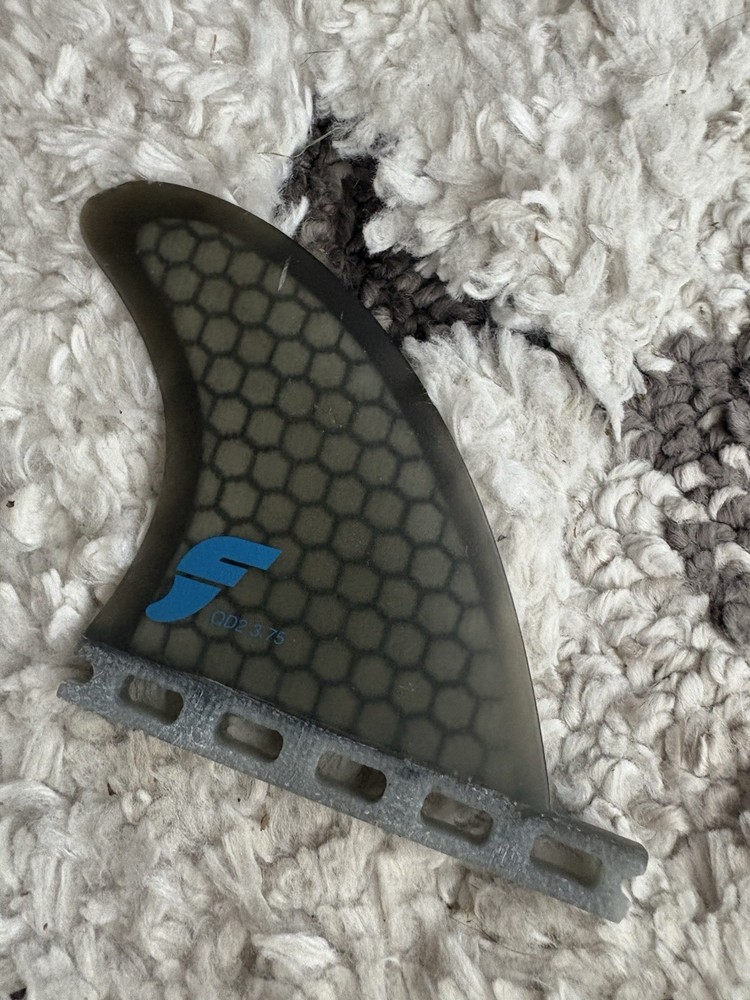 Futures QD2 3.75 Surfboard Fin Honeycomb Pattern Blue Logo Surfboard Accessory