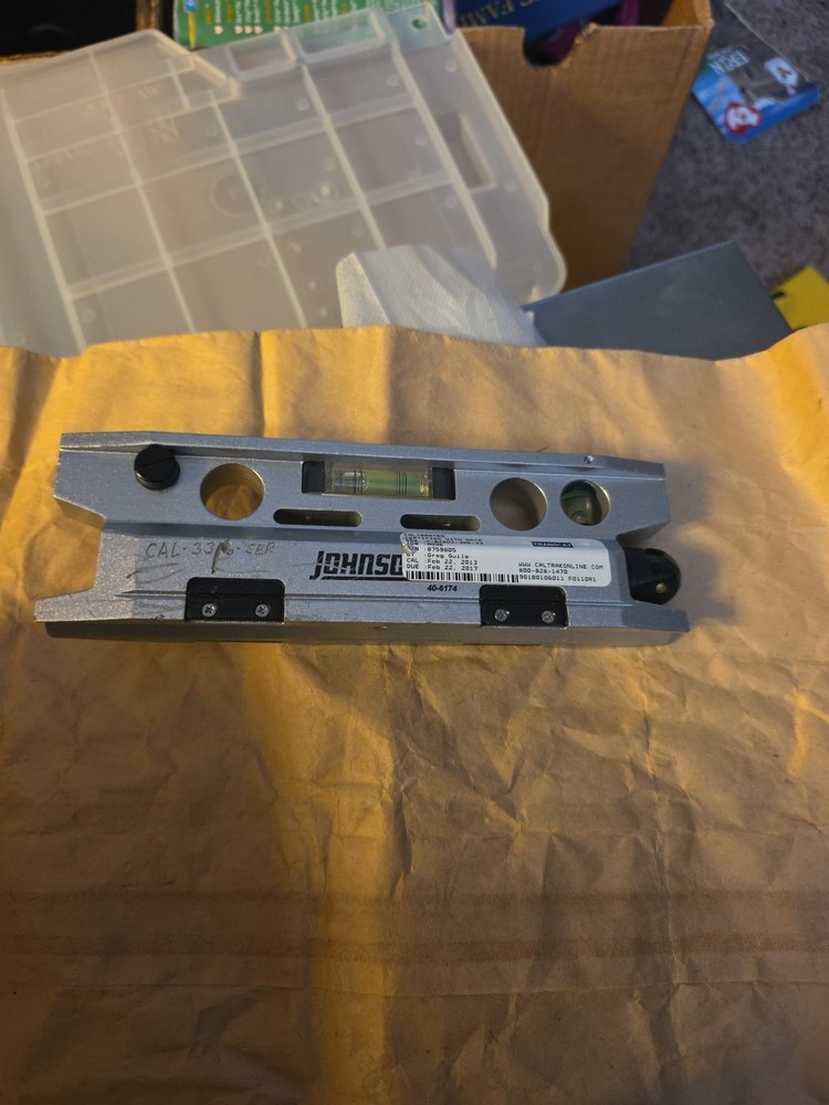 Transcat Lazer Laser Pointer missing bat  cover