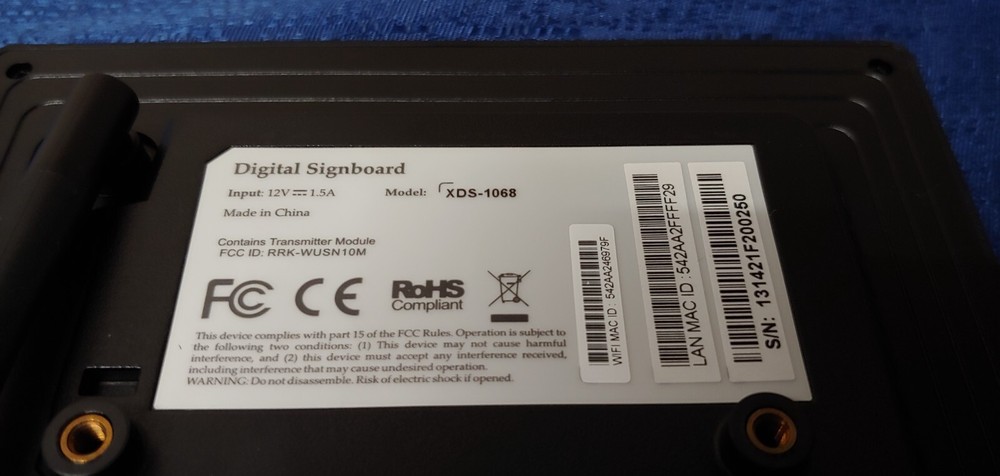 Digital Signboard XDS-1068 Touchscreen