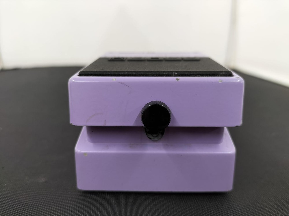 BOSS DC-2 Dimension Chorus Guitar Effects Pedal Used