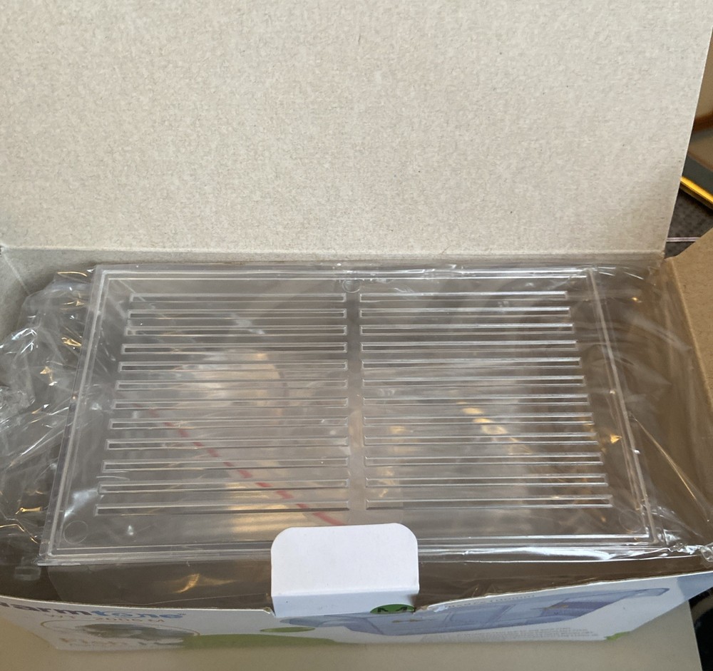 NEW Warmtone Fish Hatchery (WT-2005) Medium Size Boxed