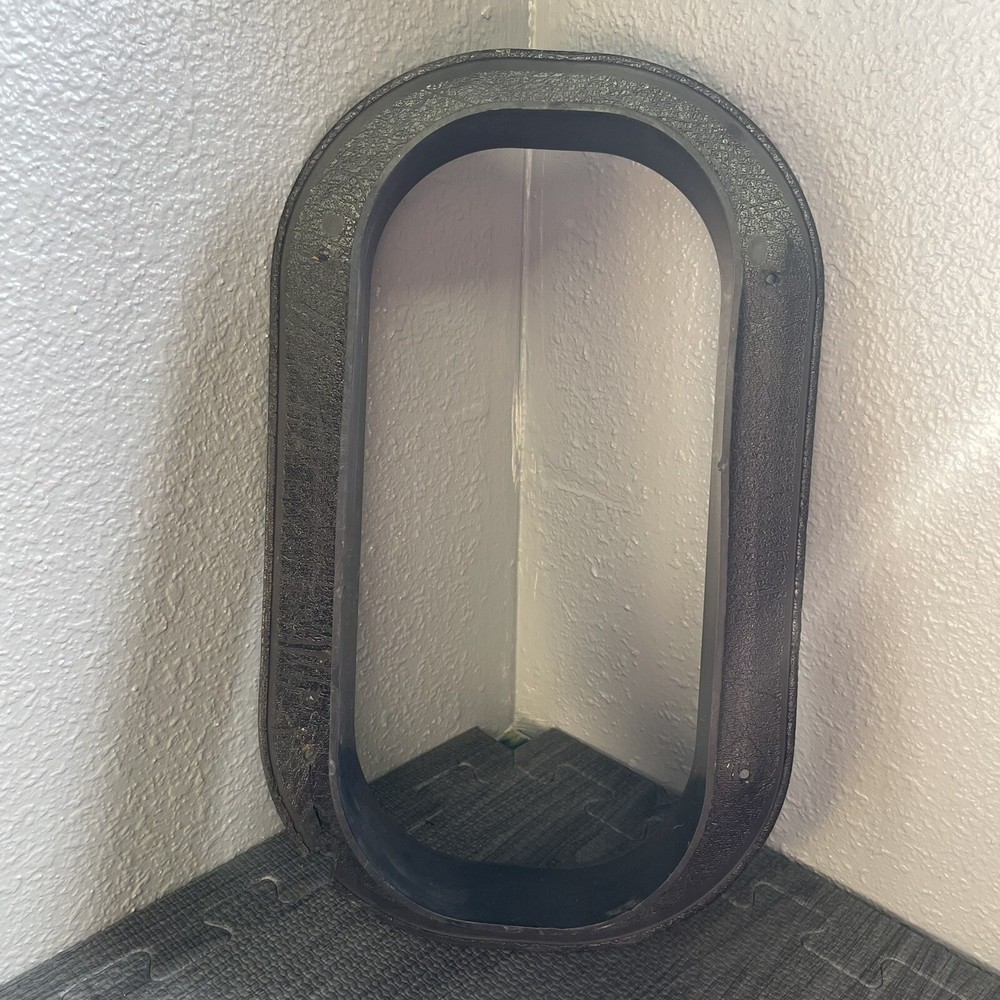 Peterbilt Passenger Window Frame Dog Window 379